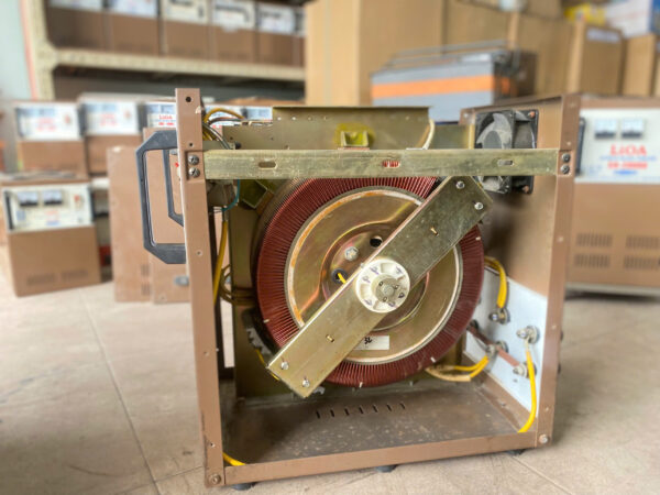 z6194399519281_7fe70d68f2750eef0b89103f22f996a4 Lioa 1 Pha DRI - 15kVA (Hàng Đã Qua Sử Dụng) – Giải Pháp Ổn Định Điện Áp Đáng Tin Cậy